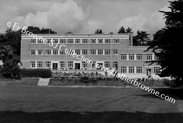 HOLY CHILD CONVENT EXTERIOR